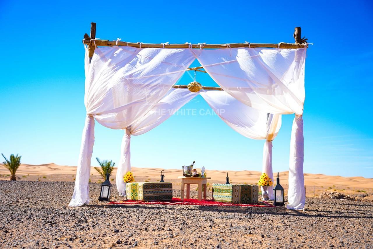 The White Camp - Your Merzouga Luxury Desert Camp & Erg Chebbi Dunes Camel Riding Exterior foto