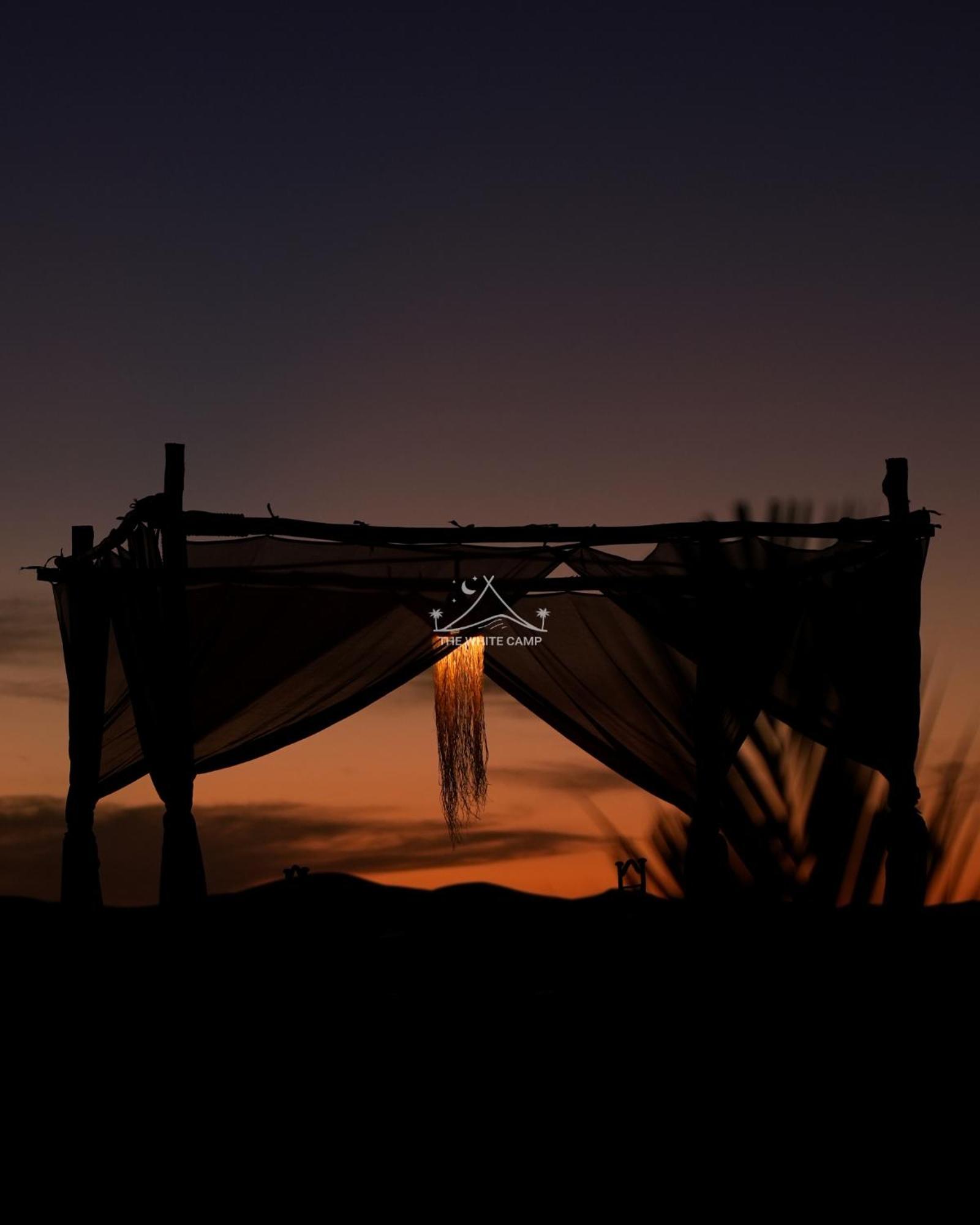 The White Camp - Your Merzouga Luxury Desert Camp & Erg Chebbi Dunes Camel Riding Exterior foto